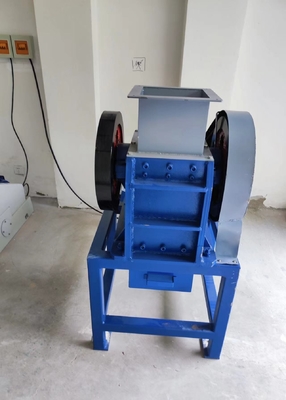 Máquina trituradora de mandíbula de laboratorio tipo MPE compacta sellada 45 kg/h