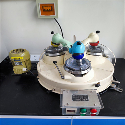Tres amoladoras principales de la muestra del laboratorio para el pulido seco